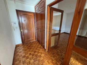 Apartamento T3 para Arrendamento em Campanhã