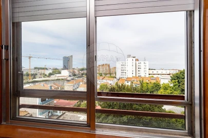 Apartamento T3 para Arrendamento em Campanhã