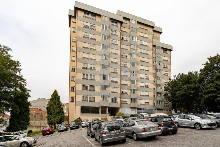 Apartamento T3 para Arrendamento em Campanhã Foto 31