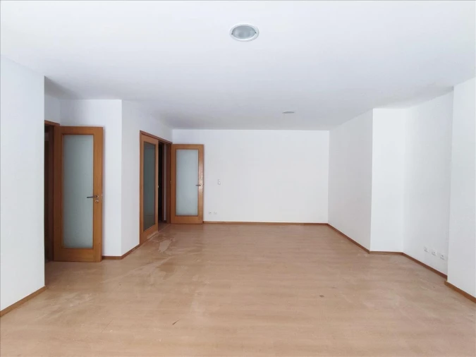 Apartamento T3 para Venda em Moreira Foto 3