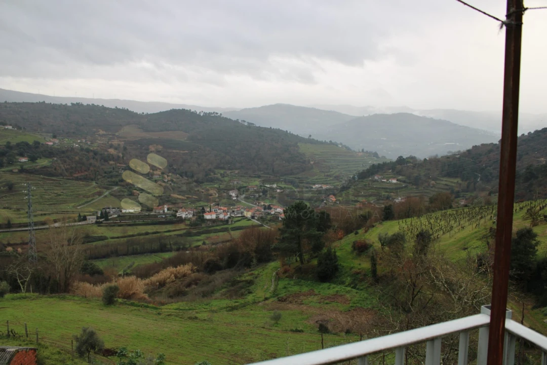 Moradia T2 para Venda em Loivos da Ribeira e Tresouras Foto 1