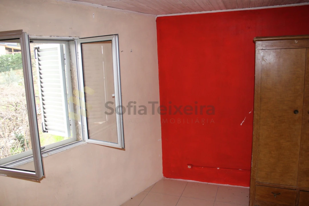 Moradia T2 para Venda em Loivos da Ribeira e Tresouras Foto 7