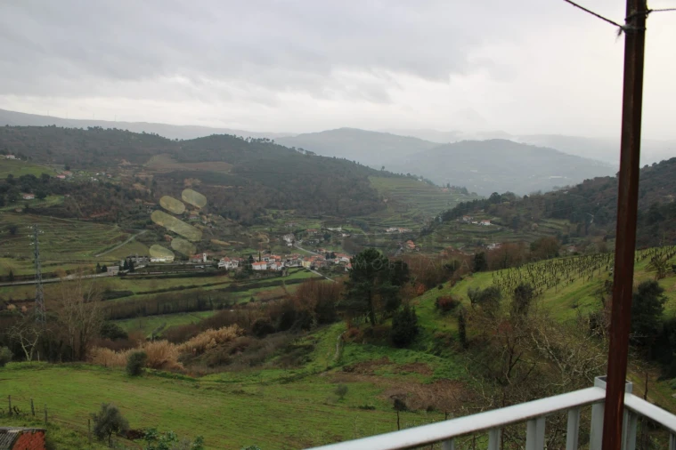 Moradia T2 para Venda em Loivos da Ribeira e Tresouras