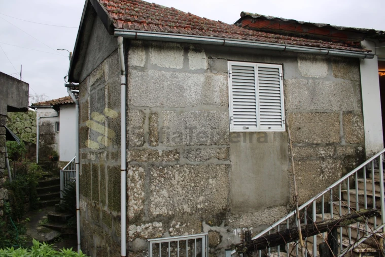 Moradia T2 para Venda em Loivos da Ribeira e Tresouras Foto 3