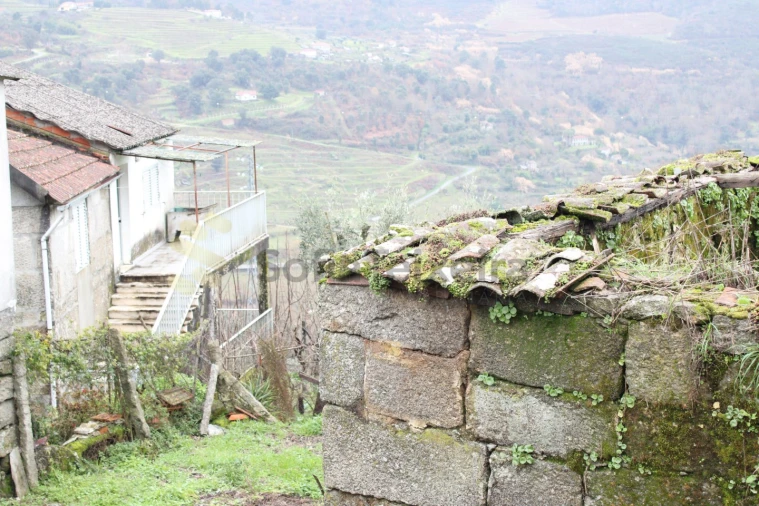 Moradia T2 para Venda em Loivos da Ribeira e Tresouras Foto 4