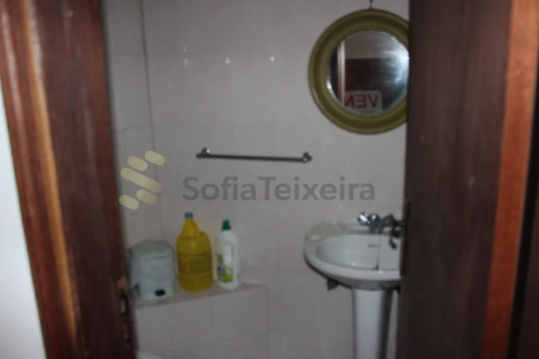 Moradia T2 para Venda em Loivos da Ribeira e Tresouras Foto 11