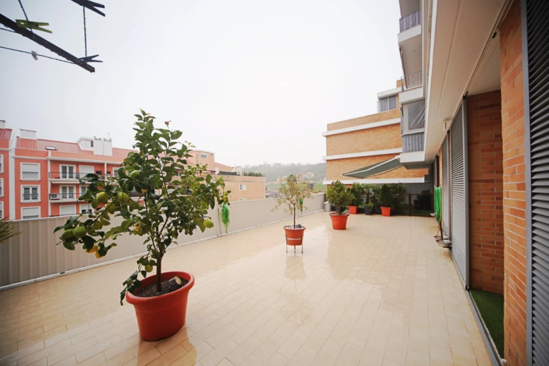 Apartamento T3 para Venda em Ramada e Caneças Foto 2