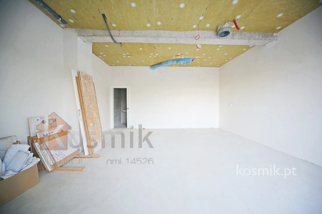 Loja para Venda em Póvoa de Santo Adrião e Olival Basto Foto 3