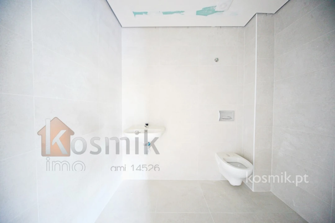 Loja para Venda em Póvoa de Santo Adrião e Olival Basto Foto 4