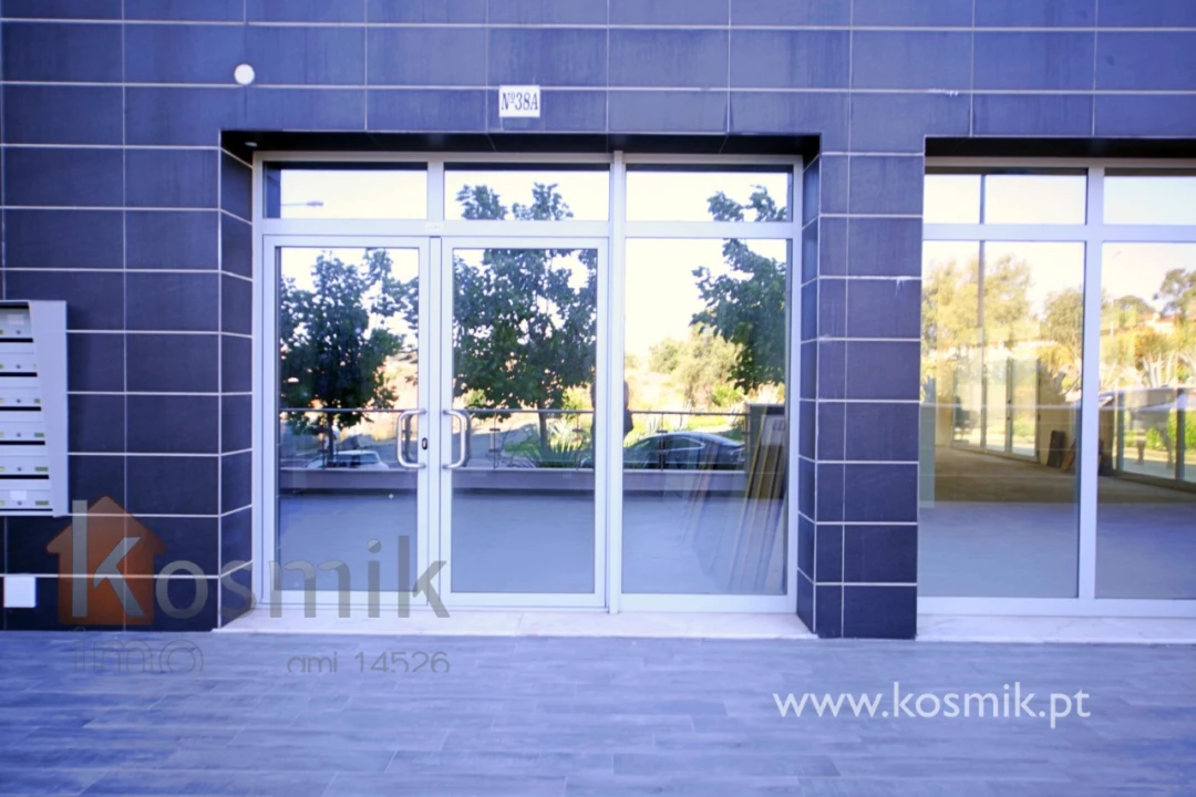 Loja para Venda em Póvoa de Santo Adrião e Olival Basto Foto 14