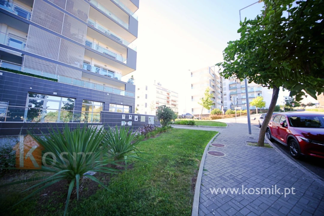 Loja para Venda em Póvoa de Santo Adrião e Olival Basto Foto 17