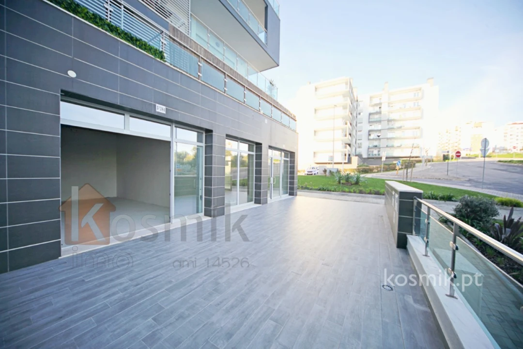 Loja para Venda em Póvoa de Santo Adrião e Olival Basto Foto 19