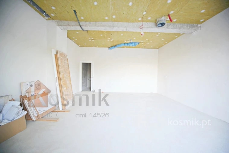 Loja para Venda em Póvoa de Santo Adrião e Olival Basto Foto 24