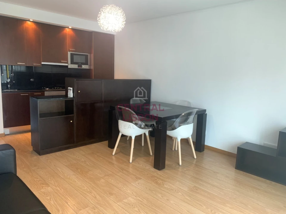 Apartamento T1 para Arrendamento em Avenidas Novas Foto 1