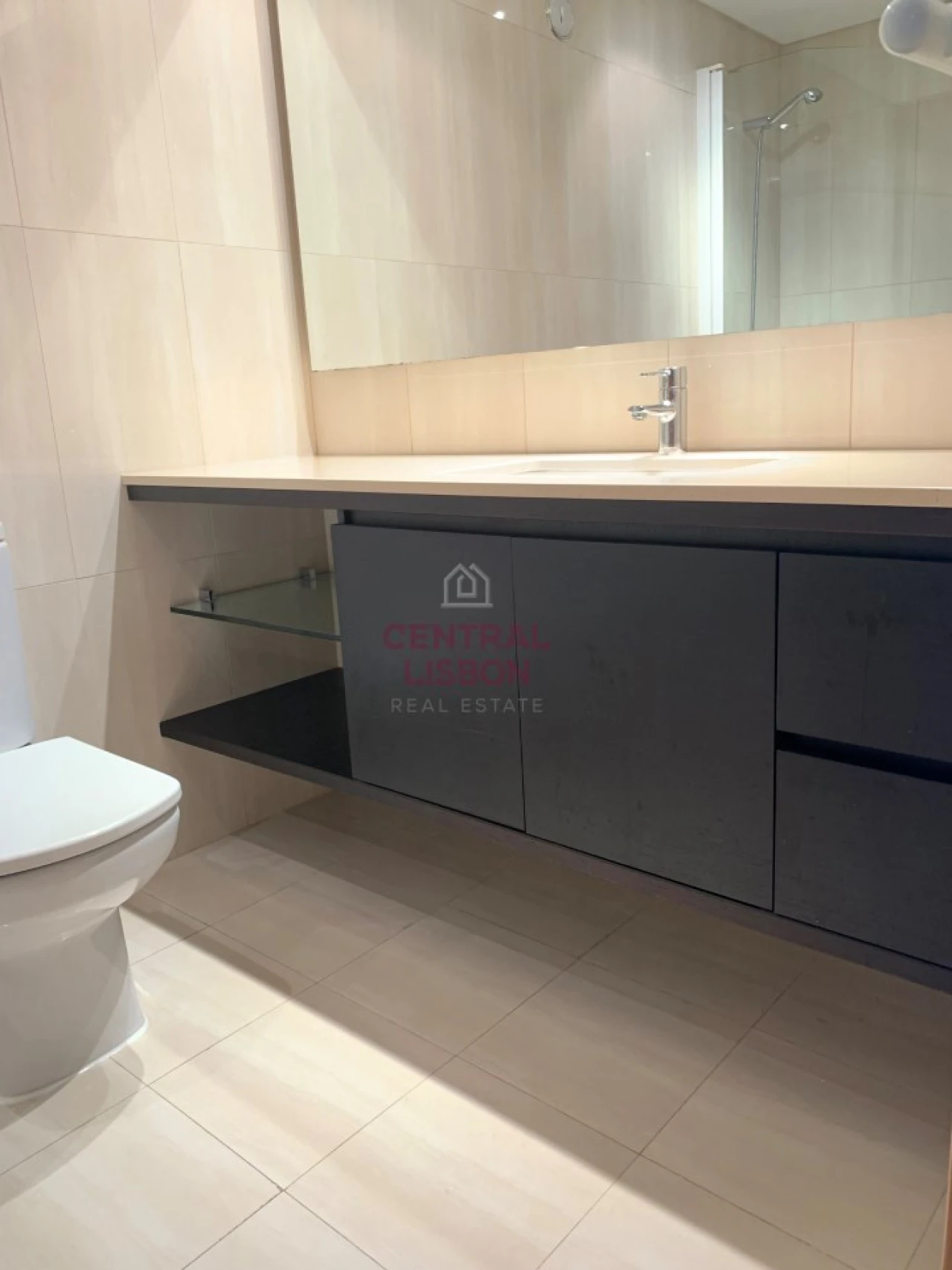 Apartamento T1 para Arrendamento em Avenidas Novas Foto 9