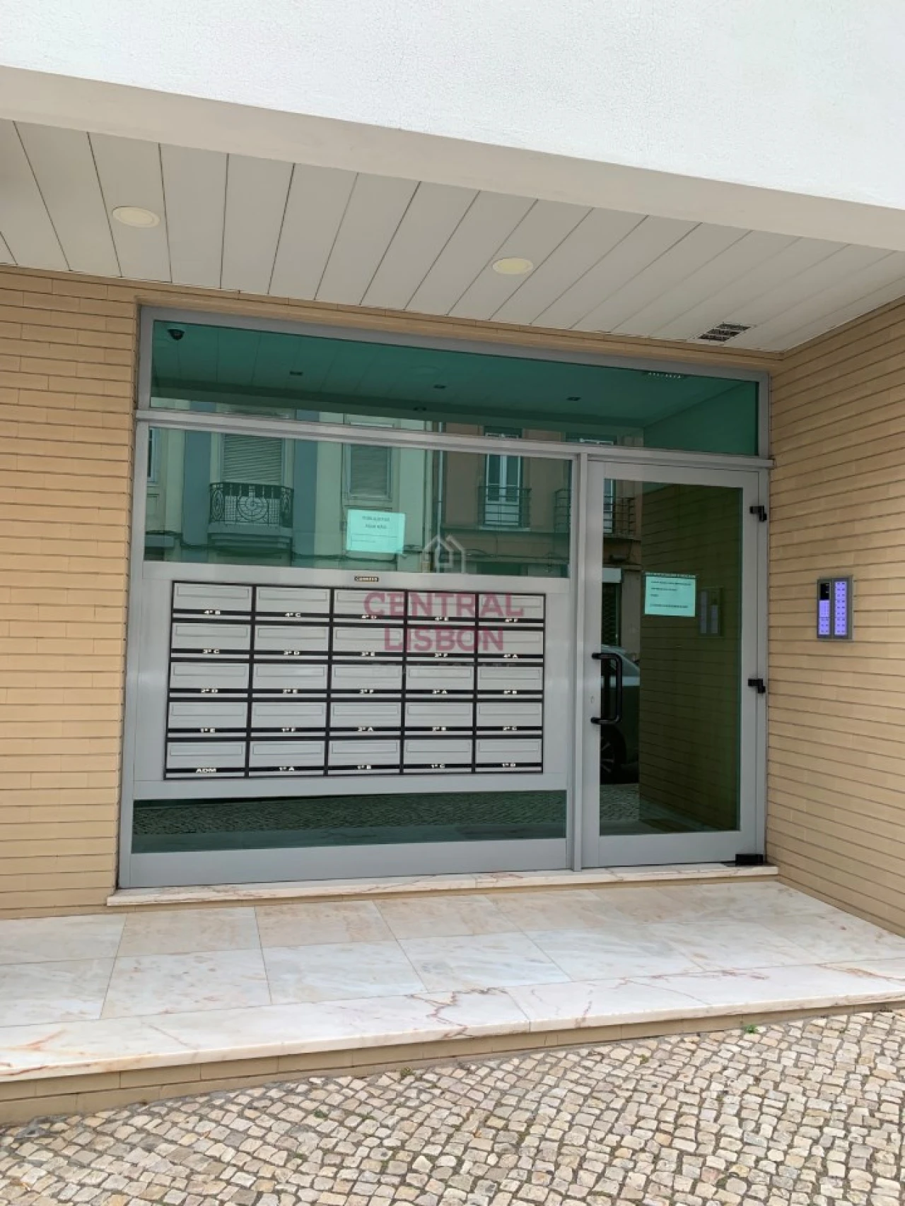 Apartamento T1 para Arrendamento em Avenidas Novas Foto 17