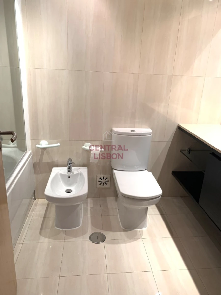 Apartamento T1 para Arrendamento em Avenidas Novas Foto 12