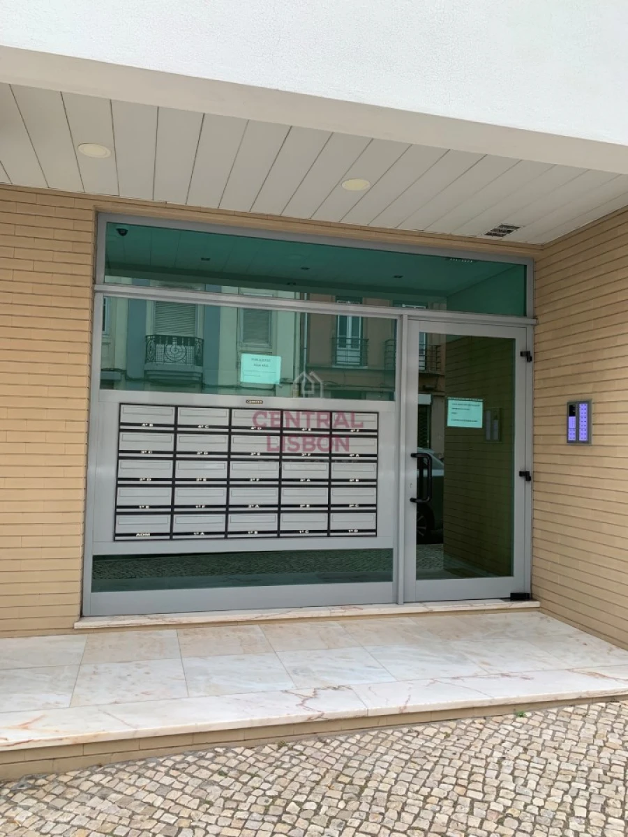 Apartamento T1 para Arrendamento em Avenidas Novas Foto 17