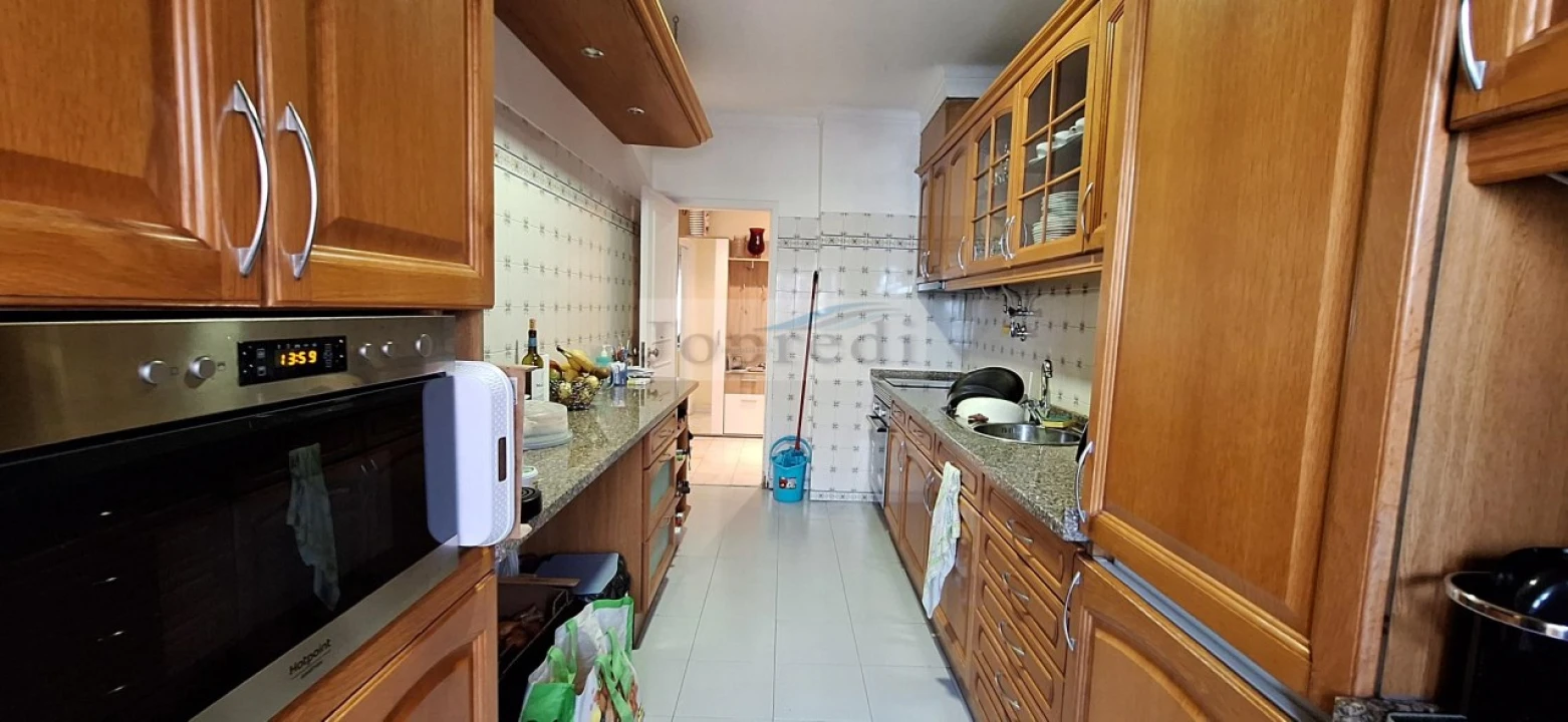 Apartamento T2 para Venda em São Domingos de Rana Foto 8
