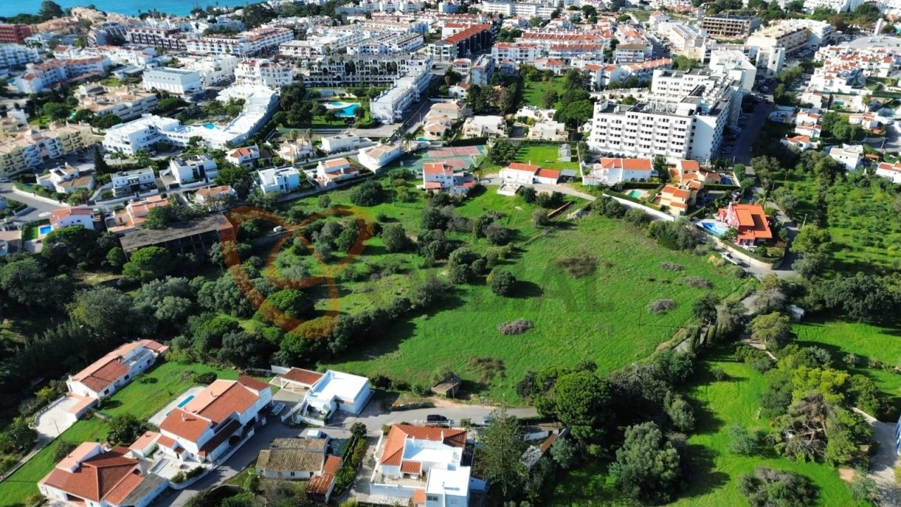 Terreno para Venda em Albufeira e Olhos de Água Foto 2
