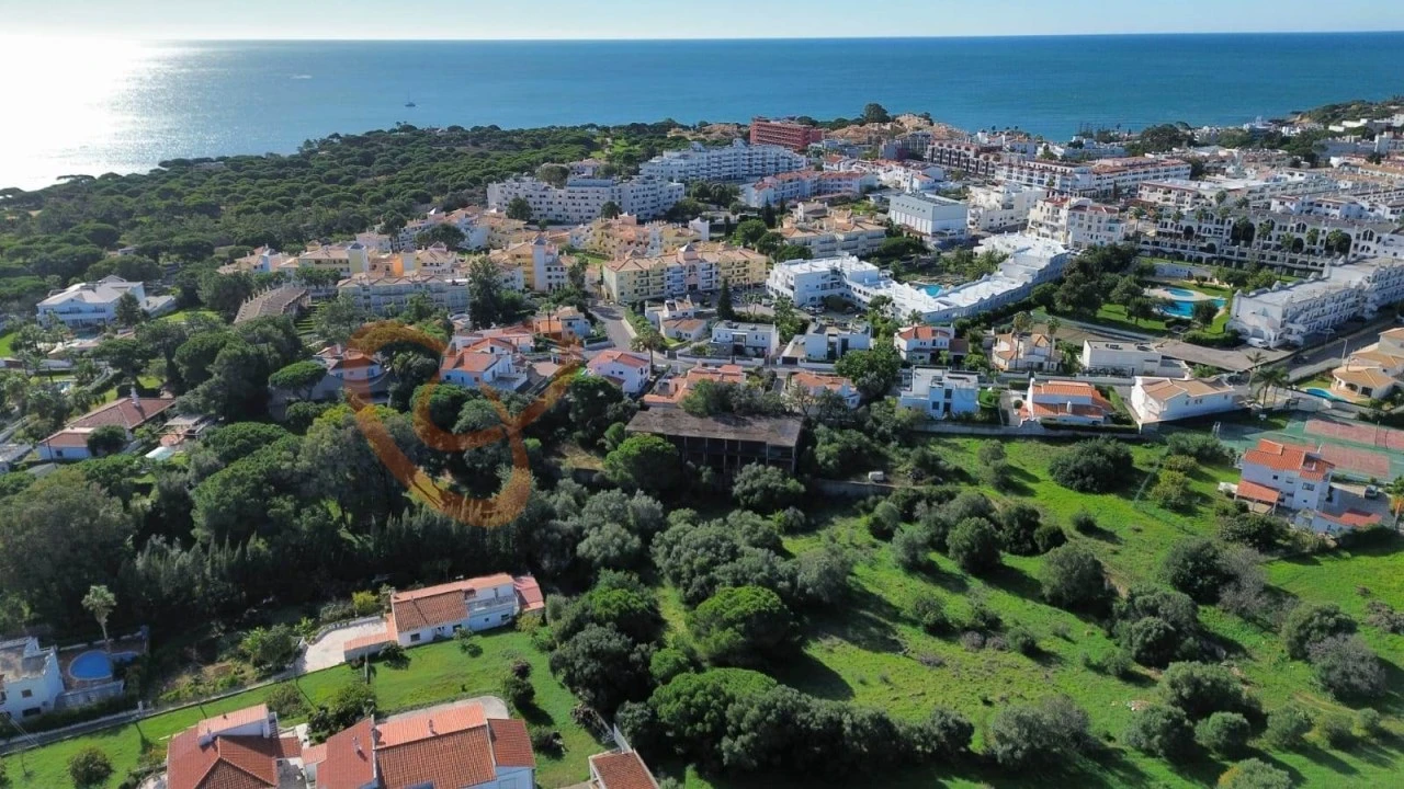 Terreno para Venda em Albufeira e Olhos de Água Foto 8