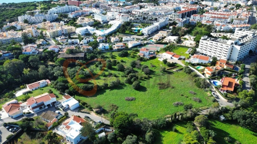 Terreno para Venda em Albufeira e Olhos de Água Foto 1