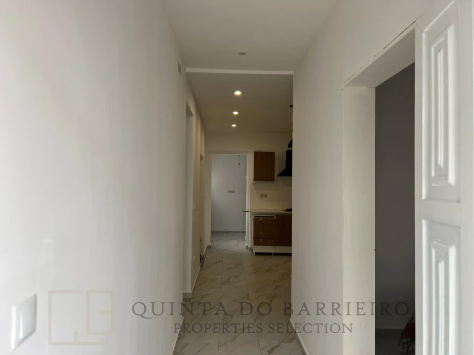 Moradia T5 para Venda em Comenda Foto 6