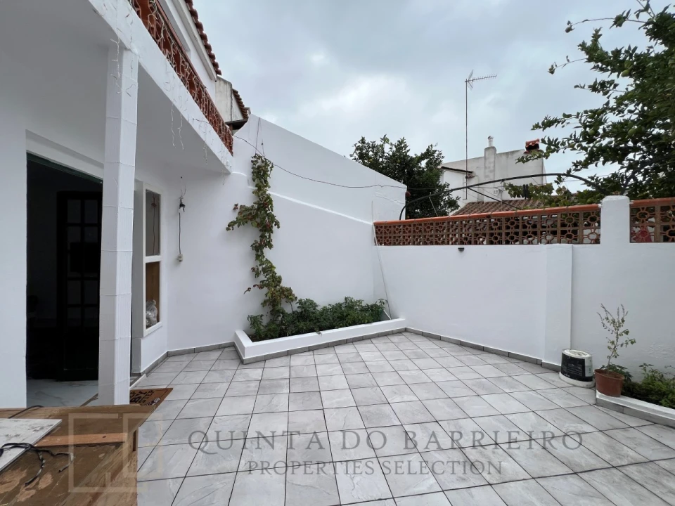 Moradia T5 para Venda em Comenda Foto 12