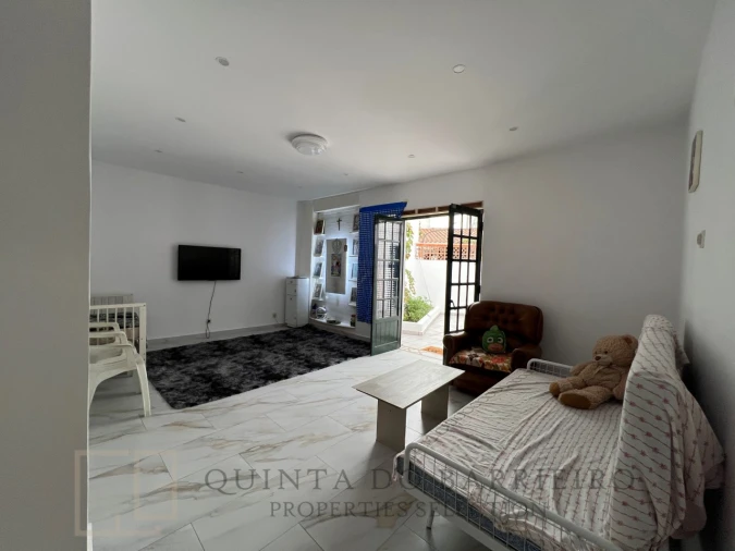 Moradia T5 para Venda em Comenda Foto 2