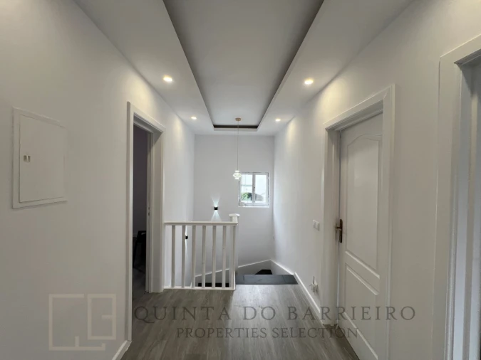 Moradia T5 para Venda em Comenda Foto 35