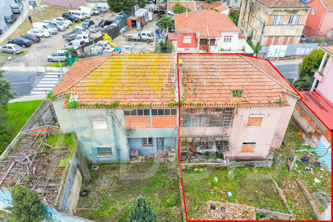 Moradia T6 para Venda em Águas Livres Foto 5