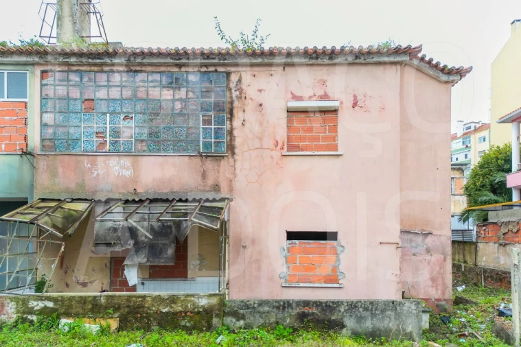 Moradia T6 para Venda em Águas Livres Foto 7