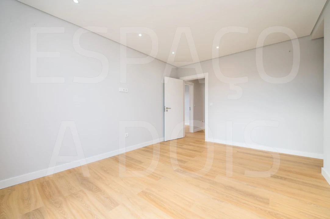 Moradia T3 para Venda em Queluz e Belas Foto 68