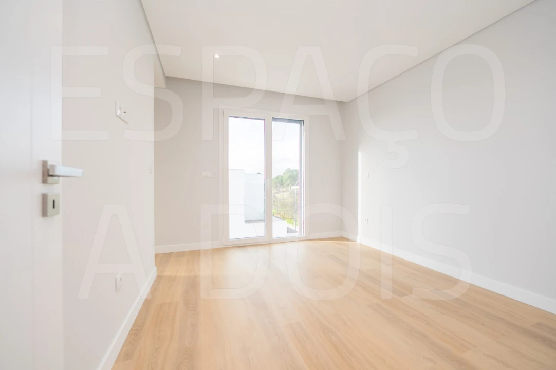 Moradia T3 para Venda em Queluz e Belas Foto 87