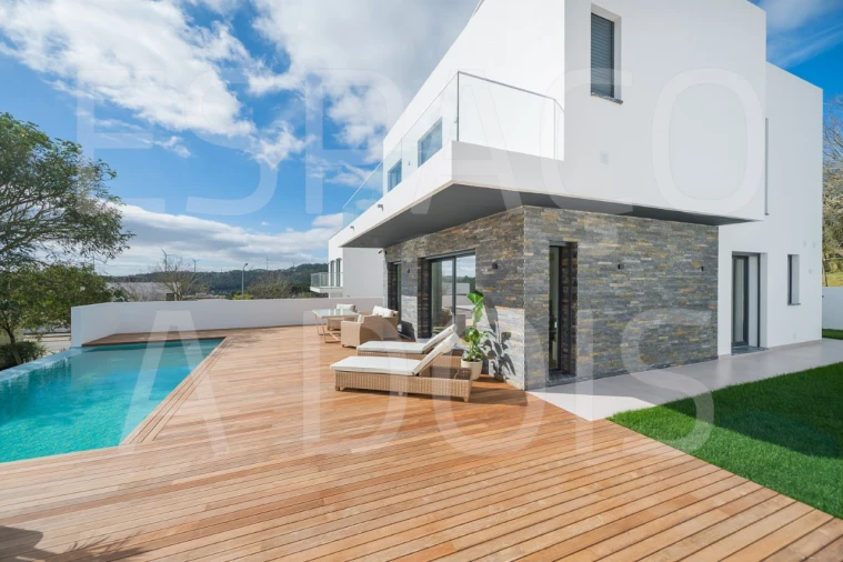 Moradia T3 para Venda em Queluz e Belas Foto 14