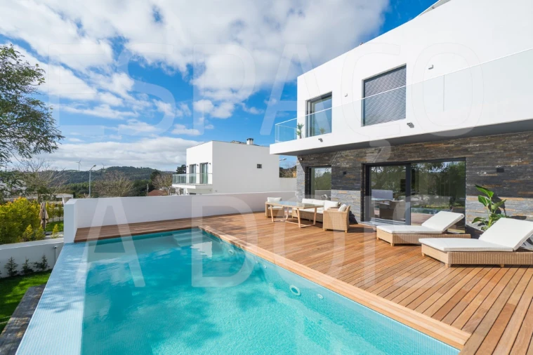 Moradia T3 para Venda em Queluz e Belas Foto 16