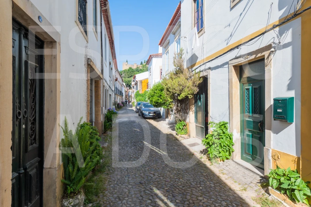 Prédio para Venda em São João Baptista e Santa Maria dos Olivais Foto 20