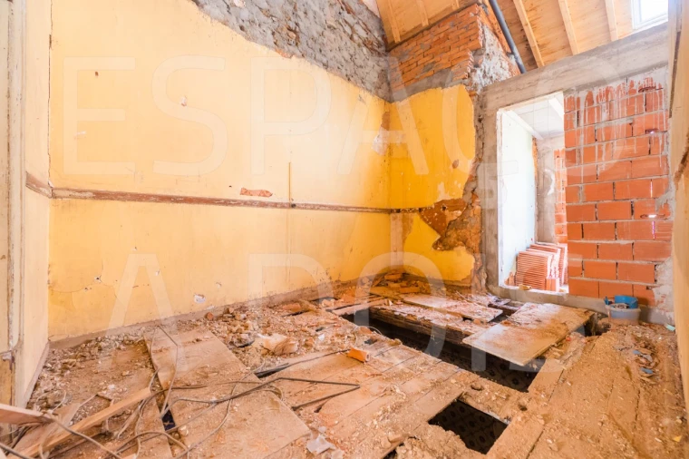 Prédio para Venda em São João Baptista e Santa Maria dos Olivais Foto 35