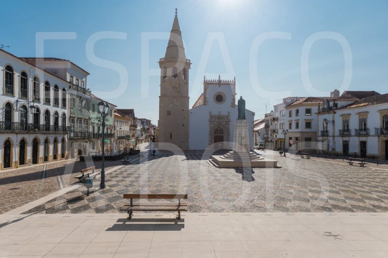 Prédio para Venda em São João Baptista e Santa Maria dos Olivais Foto 50