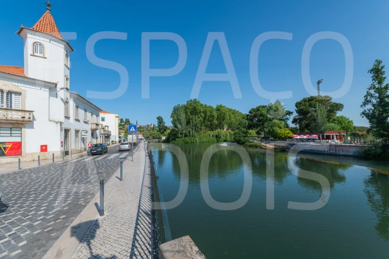 Prédio para Venda em São João Baptista e Santa Maria dos Olivais Foto 56
