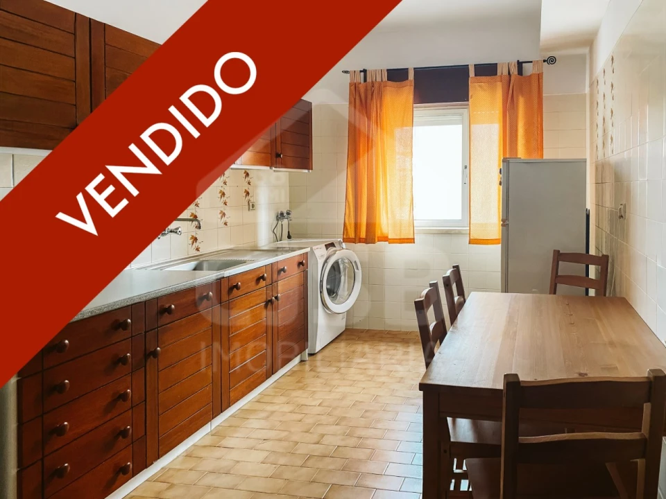 Apartamento T2 para Venda em Benavente Foto 1