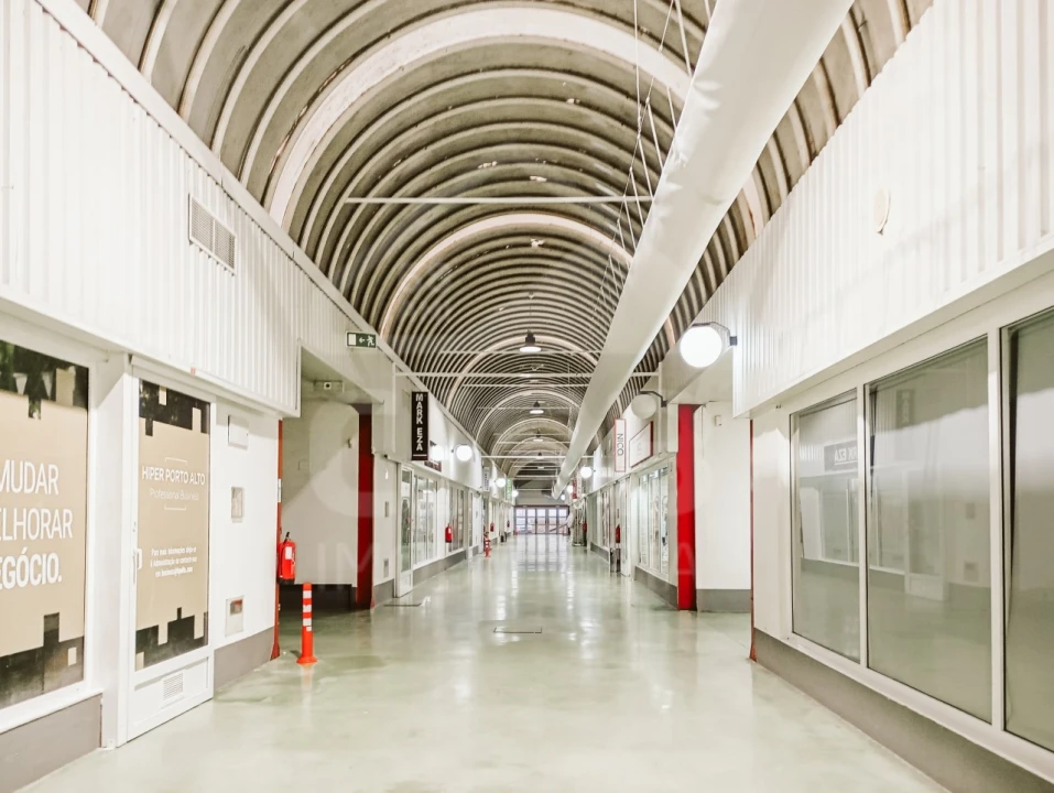 Loja para Venda em Samora Correia Foto 12