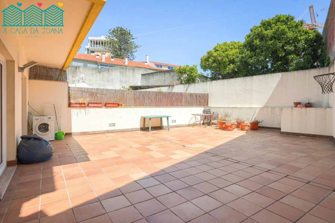 Apartamento T2 para Arrendamento em Glória e Vera Cruz Foto 1