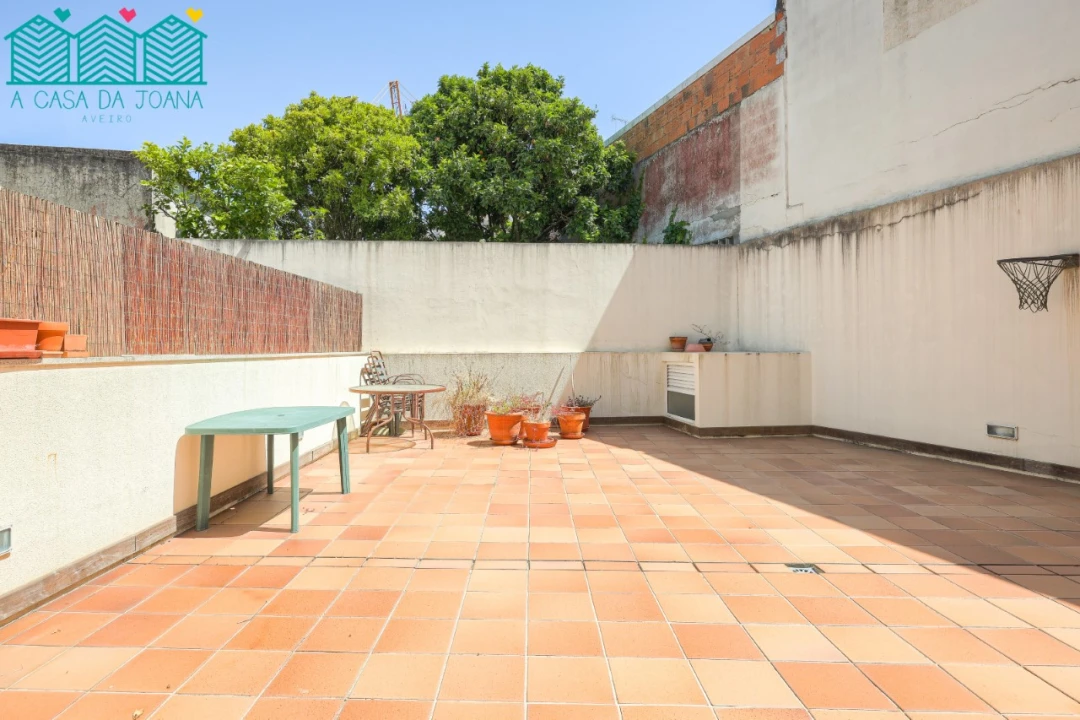 Apartamento T2 para Arrendamento em Glória e Vera Cruz Foto 9