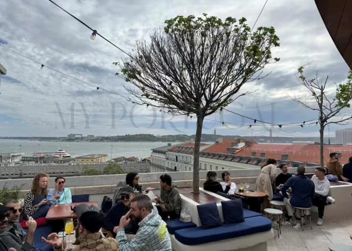 Apartamento T2 para Venda em Misericórdia Foto 28