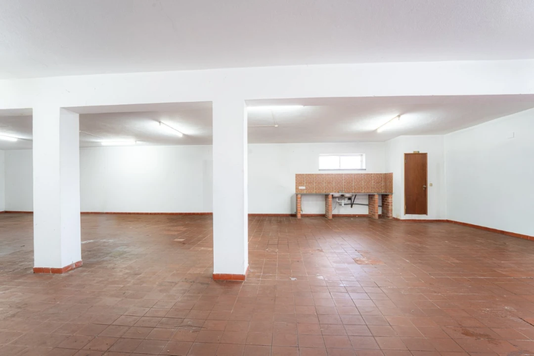 Armazém para Venda em Aljubarrota Foto 11