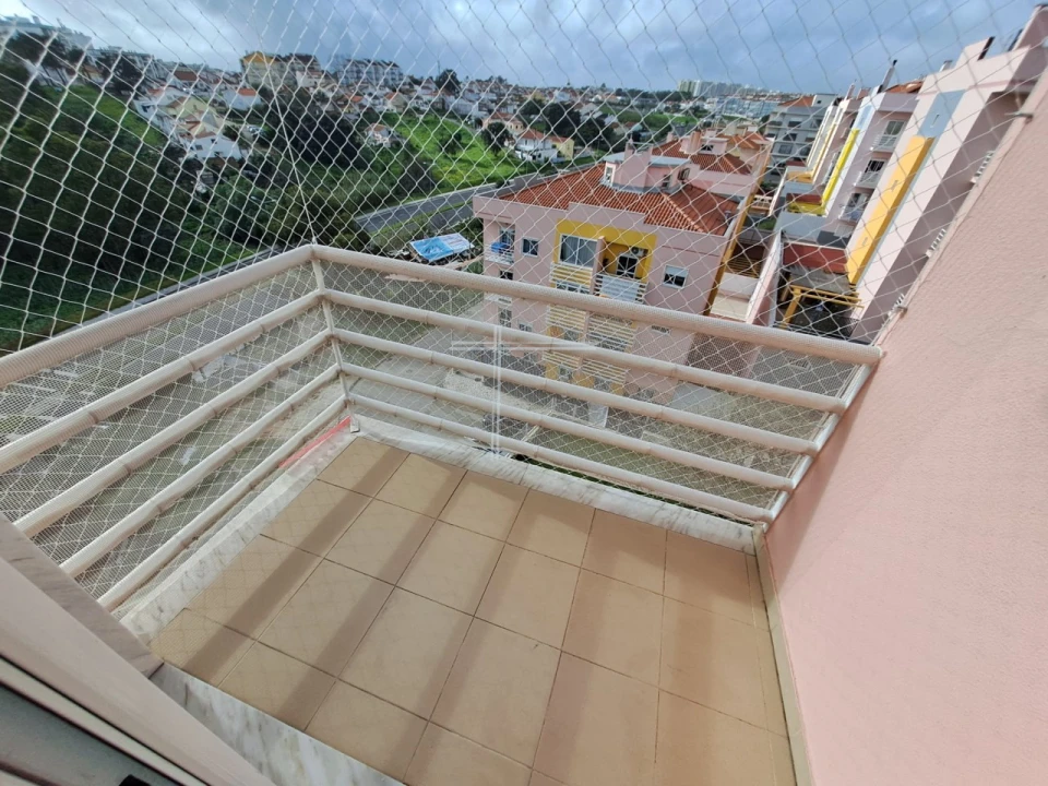 Apartamento T3 para Venda em Corroios Foto 32
