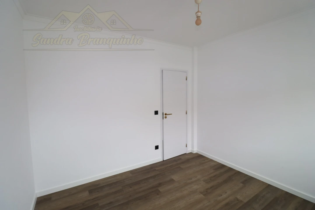 Apartamento T2 para Venda em Silveira Foto 11