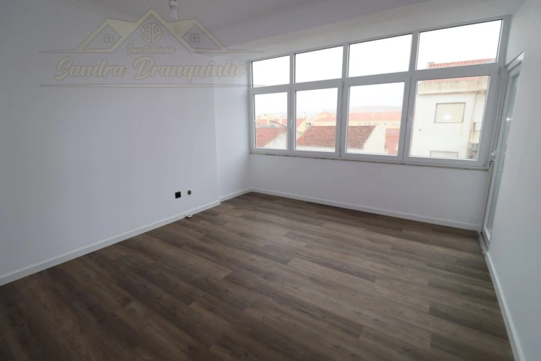 Apartamento T2 para Venda em Silveira Foto 18