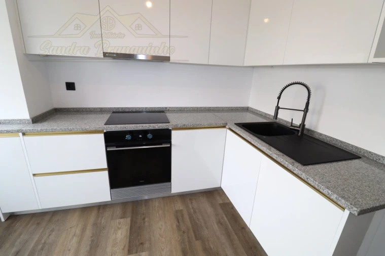 Apartamento T2 para Venda em Silveira Foto 30